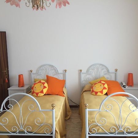 B&B Soleluna Massa Fiscaglia Bagian luar foto