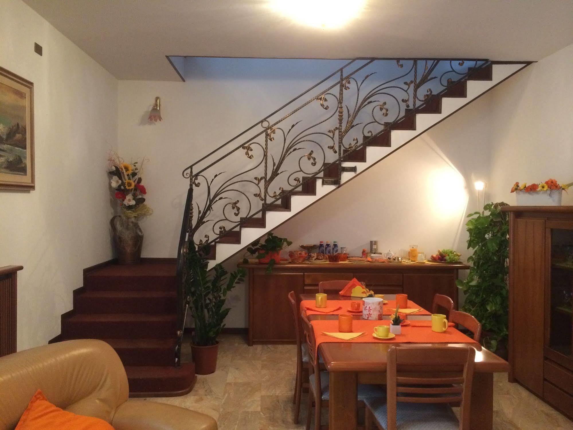 B&B Soleluna Massa Fiscaglia Bagian luar foto