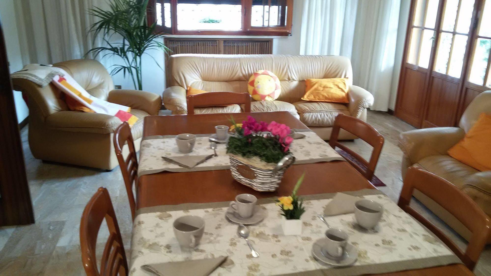 B&B Soleluna Massa Fiscaglia Bagian luar foto